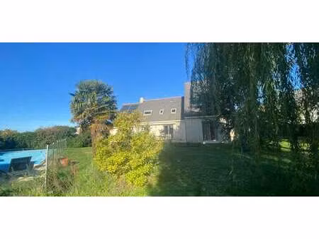 maison avec piscine et terrasse beautour (44)