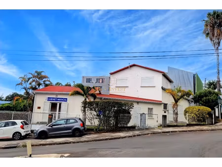 à louer bureau de 45 m2 en rez-de-chaussée au tampon (9743