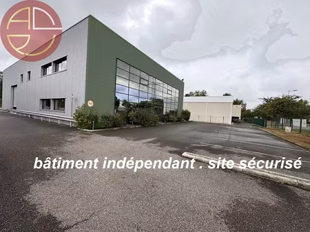 location locaux professionnels 960 m² à castelnau-d'estrétefonds (31620)  9 600 €