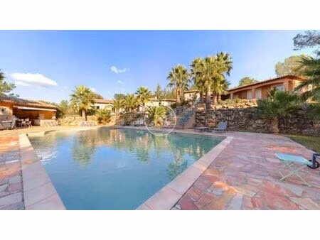 hôtel de 8 chambres luxe en vente roquebrune-sur-argens  france