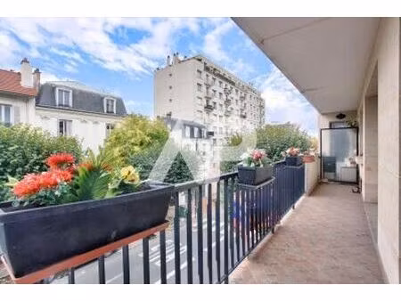 appartement à rénover  80 m² avec balcon  parking et cave  cen