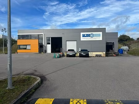 location local commercial