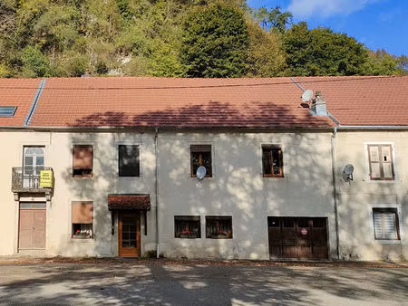 baume les dames - immeuble de rapport avec 3 appartements en location