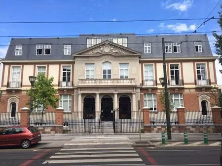 magnifiques bâtiment bureau classé à vendre à berchem-sainte