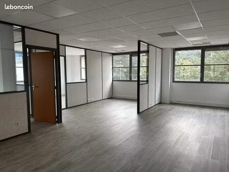 bureaux 182 m² saint genis laval