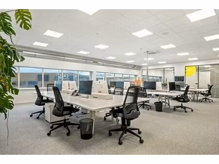 a vendre : bureau récemment rénové dans un emplacement de ch