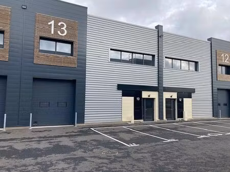 location local d'activités brignoles 306 m²