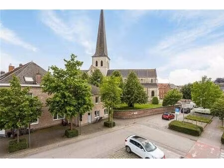 immeuble de 2 appartements dans le centre de lennik