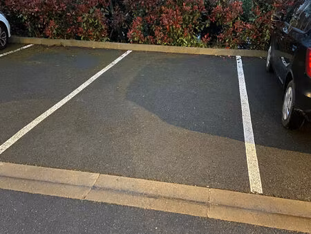 place de parking a 15 minutes a pieds gare de chartres