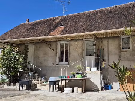 maison 3 pièces  jardin et dépendances