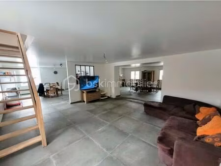 corps de ferme de 250 m² à dennebroeucq