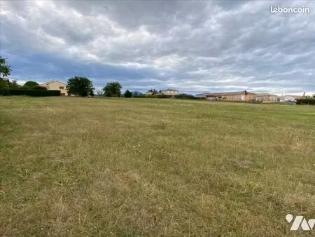 terrain 8326 m² st jeure d ay