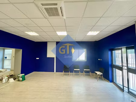 location commerce 169 m² à laudun-l’ardoise (30290)
