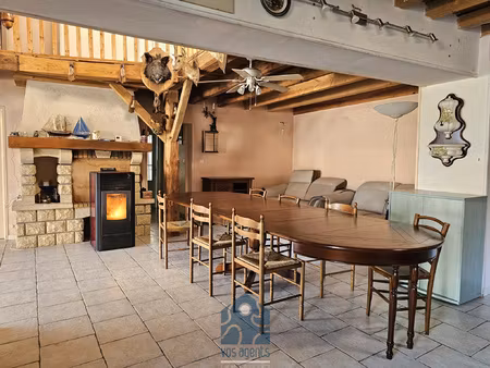 maison 6 pièces 3 chambres avec cour privative et cave en so