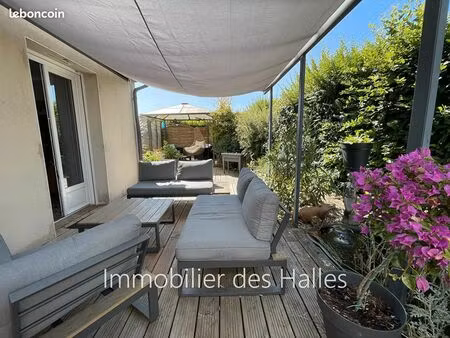 pavillon 9 pièces 161 m²