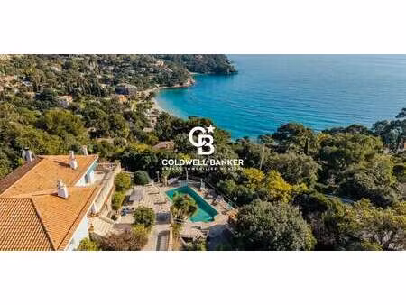 villa avec piscine rayol-canadel-sur-mer (83)