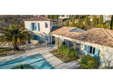 villa avec piscine et terrasse séguret (84)