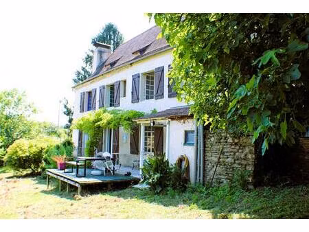 maison d'habitation 128 m² habitable sur 3849 m² de terrain avec 257 m² de dépendances