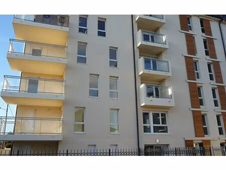 location stationnement  m² t- à le plessis-bouchard  90 €