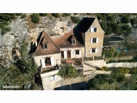 maison coup de coeur dans l’un des plus beaux villages de france  avec sa vue spectaculair