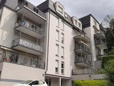 superbe appartement en duplex avec 2 terrasses et 2 garages au calme