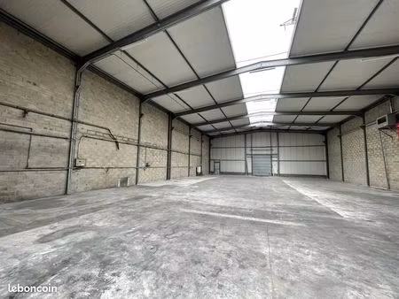 local industriel 760 m²