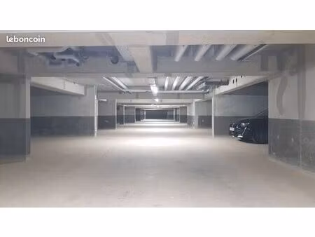 place de parking souterrain