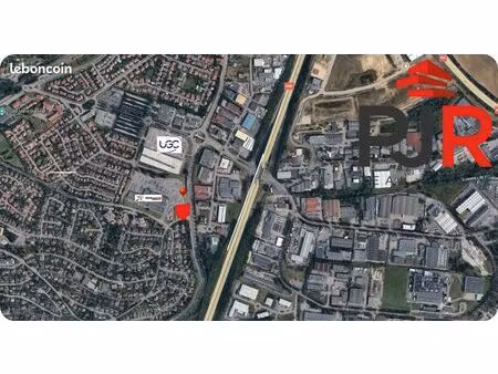 local commercial 550 m² ludres