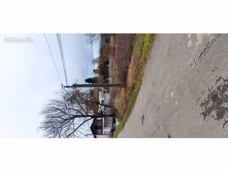 terrain louit à 6 kms de tarbes