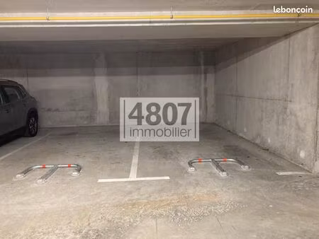 parking 14 m² annecy