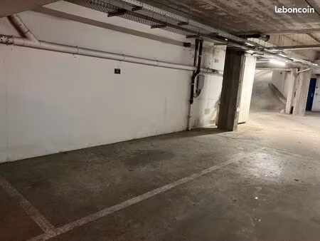 parking sous sol quartier foret - 7 mm pieds rer