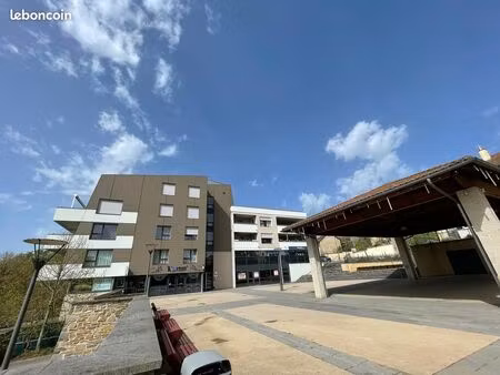 appartement 3 pièces 82 m²