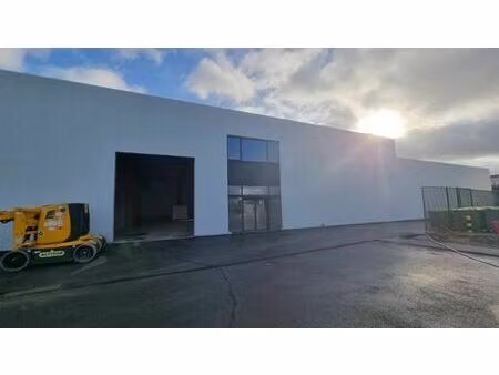 dépôt de 1.200m² à louer
