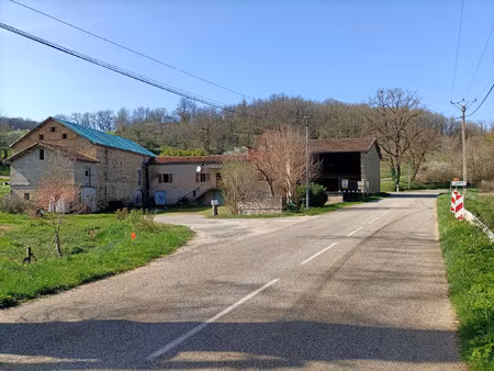 varen  ferme avec dependances et terrain constructible