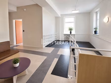 local de 255 m² - emplacement idéal