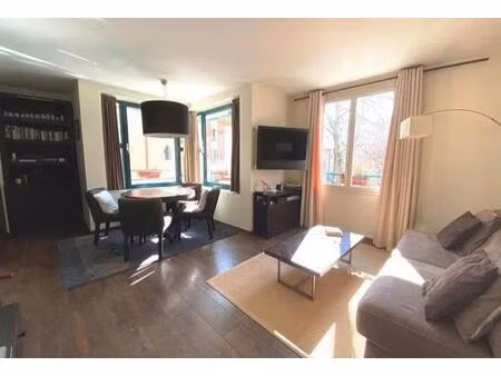 appartement à paris  3eme