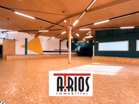 location bureau 306m2 la farlède 83210 - 3740 € - surface privée