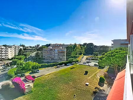 3 pieces bis traversant de 82m² traversant- terrasse sud - parking et cave