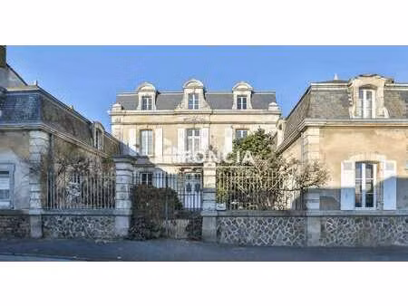 vente maison à la roche-sur-yon centre ville (85000) : à vendre / 310m² la roche-sur-yon c