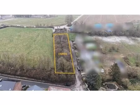 terrain à bâtir de 10a65ca avec 79m de façade