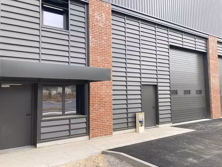 vente entrepôt / local d'activités signes 382 m²