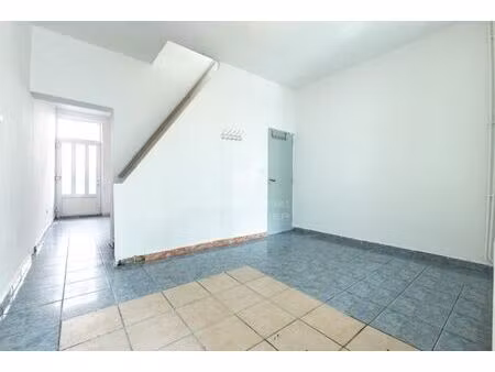 belle maison à monceau-sur-sambre à vendre