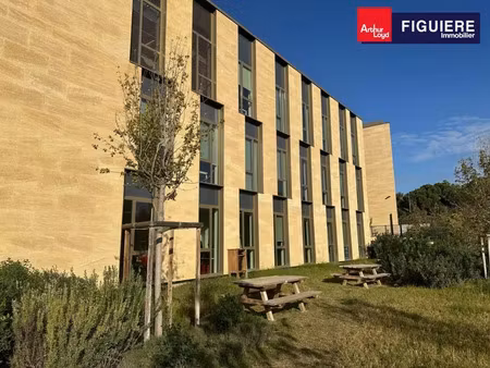 immeuble independant equipe  ideal pour une ecole