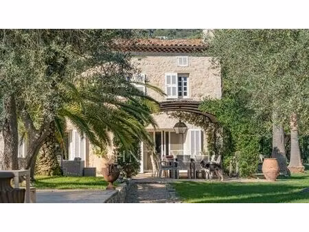 maison de prestige de 320 m2 en location grasse  france