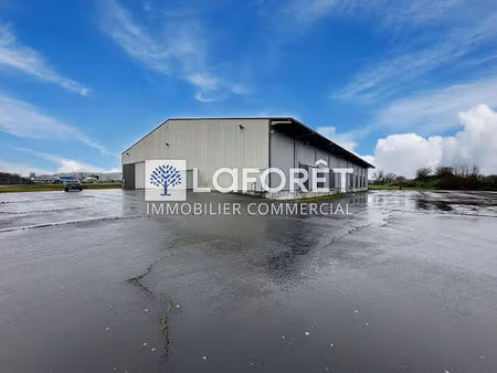 local commercial près de les aubiers à louer