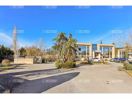 location bureau meyreuil 13590