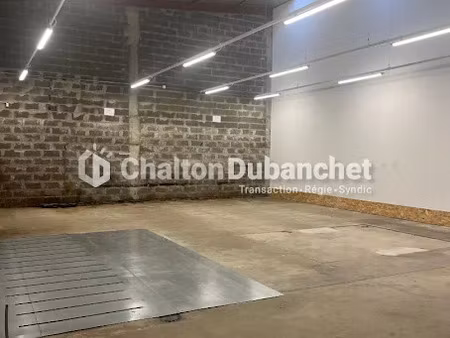 location locaux professionnels 360 m² à le coteau (42120)  2 330 €