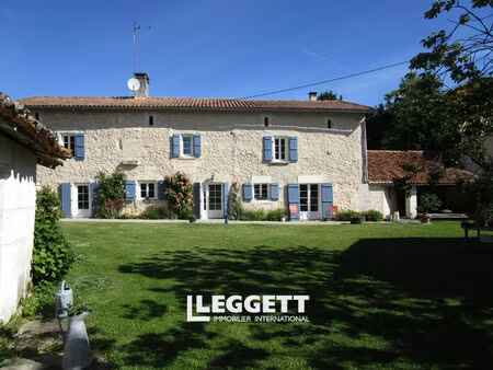 maison 9 pièce(s)  la rochebeaucourt-et-argentine