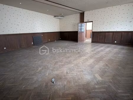 local d'activités de 241 m² à ploneour-lanvern