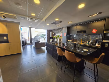 local commercial - 330 m2